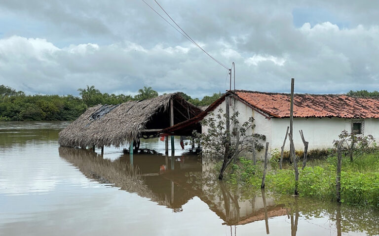 Esperantina já tem 10 famílias desabrigadas devida a cheia do Rio Longá