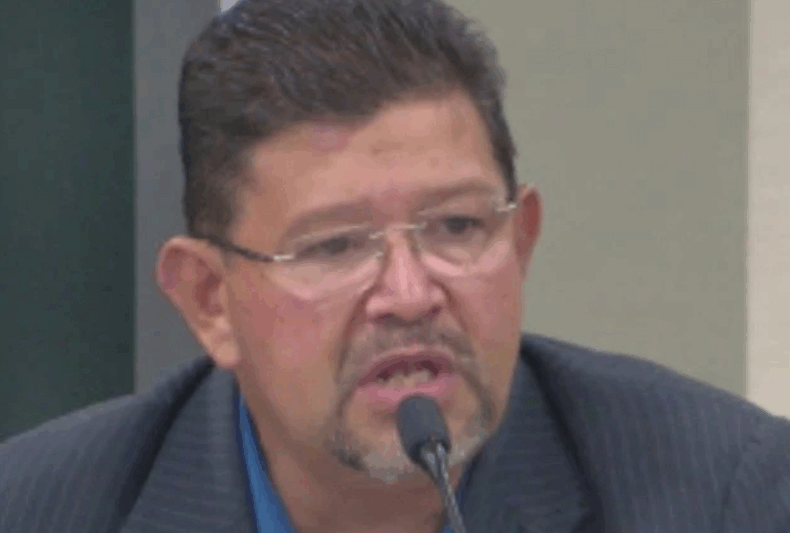 Vereador é condenado por homofobia após se recusar a ler projeto LGBTQIA+