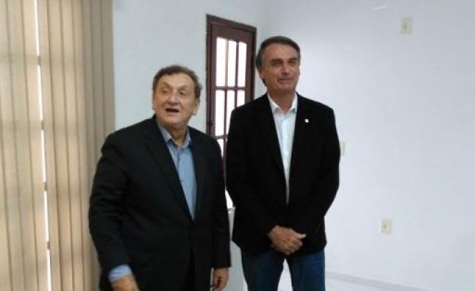 MÃO SANTA E BOLSONARO