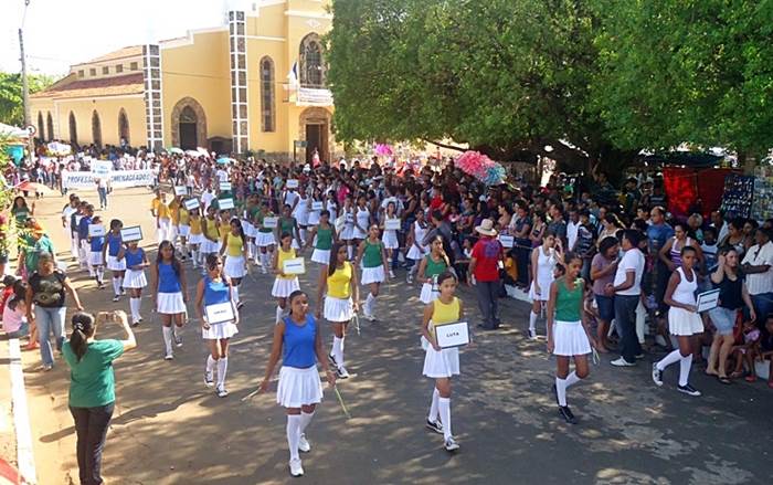 DESFILE CIVICO